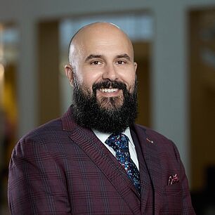 Sebastian Gerber, Director of Sales at Automotive AIT Worldwide Logistics Inc.